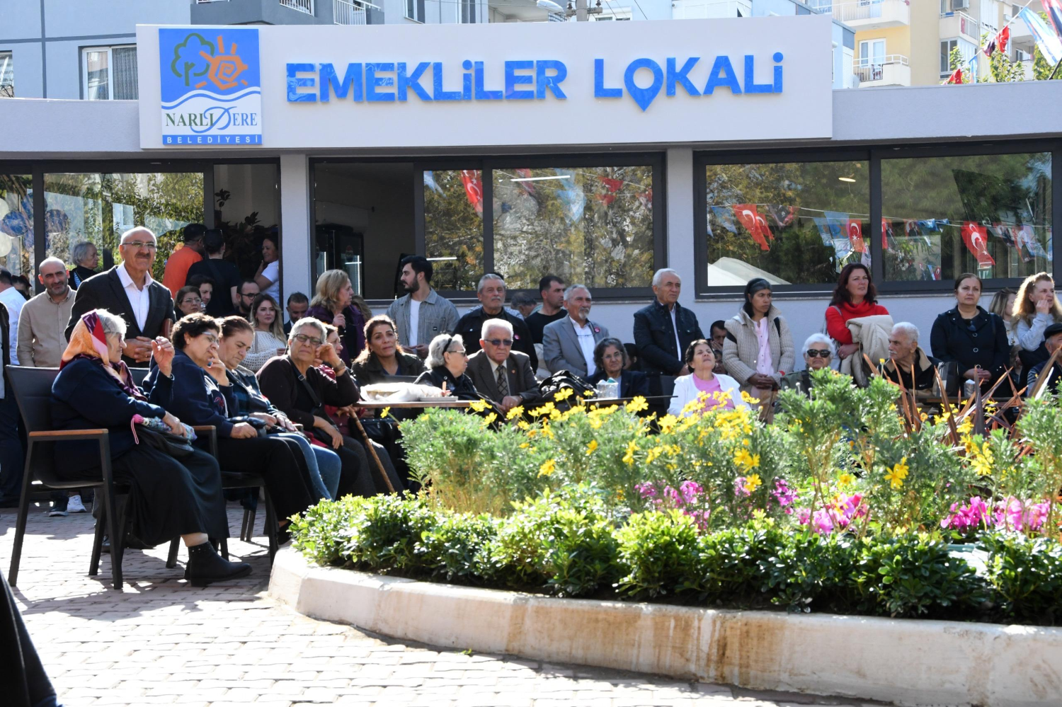 Emekliler Lokali'ne rekor ilgi